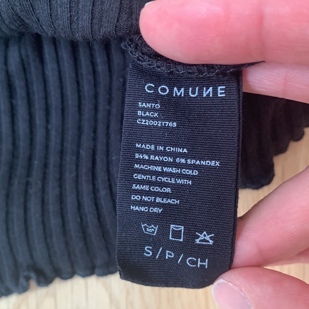 Comune Cropped Ripped Button Down Tank with Ruffled Hem - Picture 7 of 8